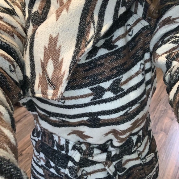 Aztec coat - Picture 3 of 3